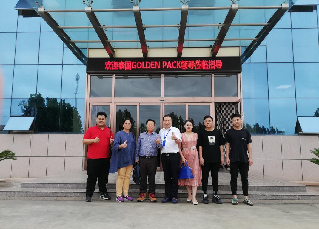 Customers from Japan, Thailand and Taiwan visit our company