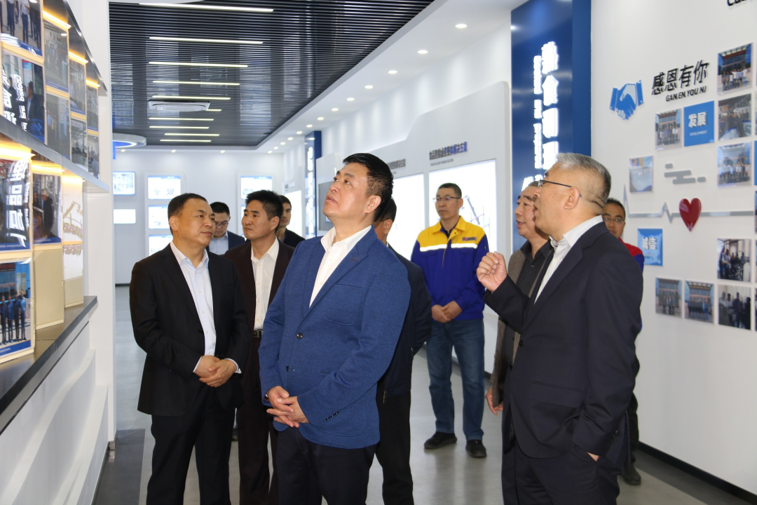青島市政協(xié)副主席、市工商聯(lián)主席崔作一行蒞臨銳智股份調研考察